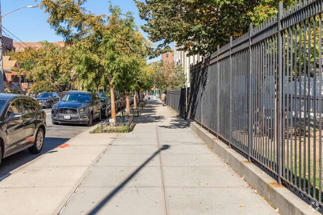 The Middle School for Art and Philosophy is ranked #681 in New York Middle Schools.