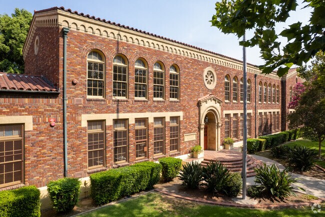 Dorris Place Elementary School anchors Elysian Valley's family-friendly vibe.