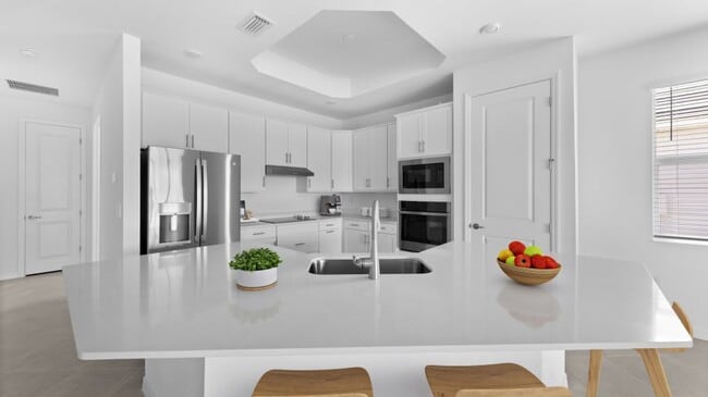 12997 Tulum Loop, Venice, FL 34293 - photo 2