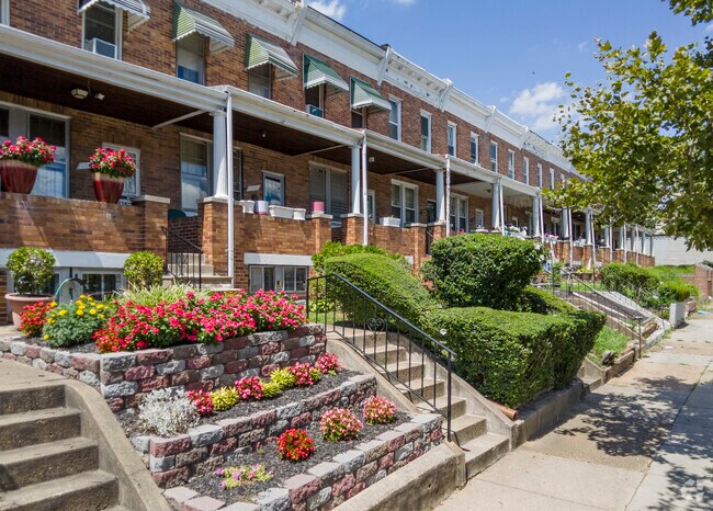 Many homes in Biddle Street have small front yards.