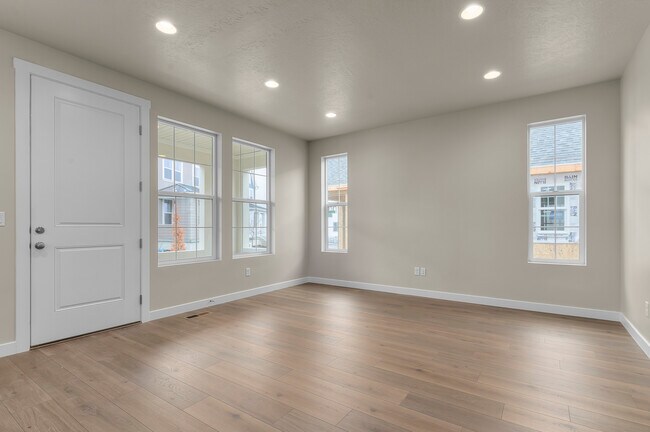 7007 W Granbury Dr, South Jordan, UT 84009 - photo 4