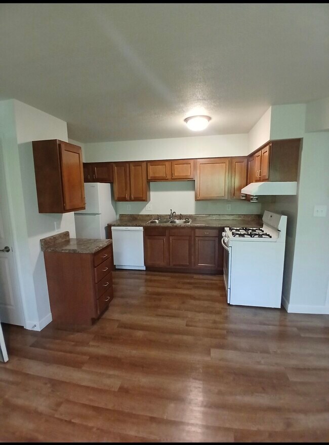 152 Enterprise Dr, Gassaway, WV 26624