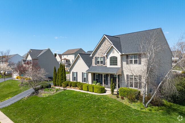 New traditional style homes in Loganville sometimes have stone features on their exterior and typically sit on large lots.