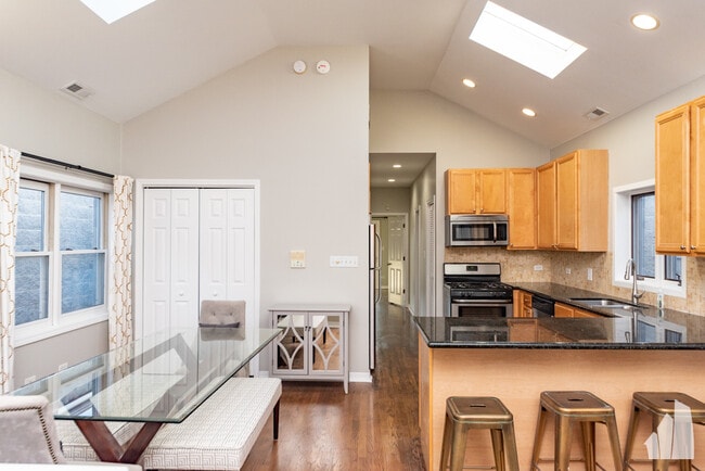 1449 W Walton St unit 3, Chicago, IL 60642 - photo 6