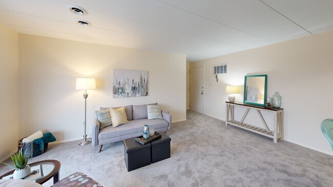 The Huntington Club unit 1C - 317, Alexandria, VA 22303 - photo 2