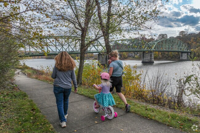 Head over to the city of Kittanning to enjoy a walk along the Allegheny River.