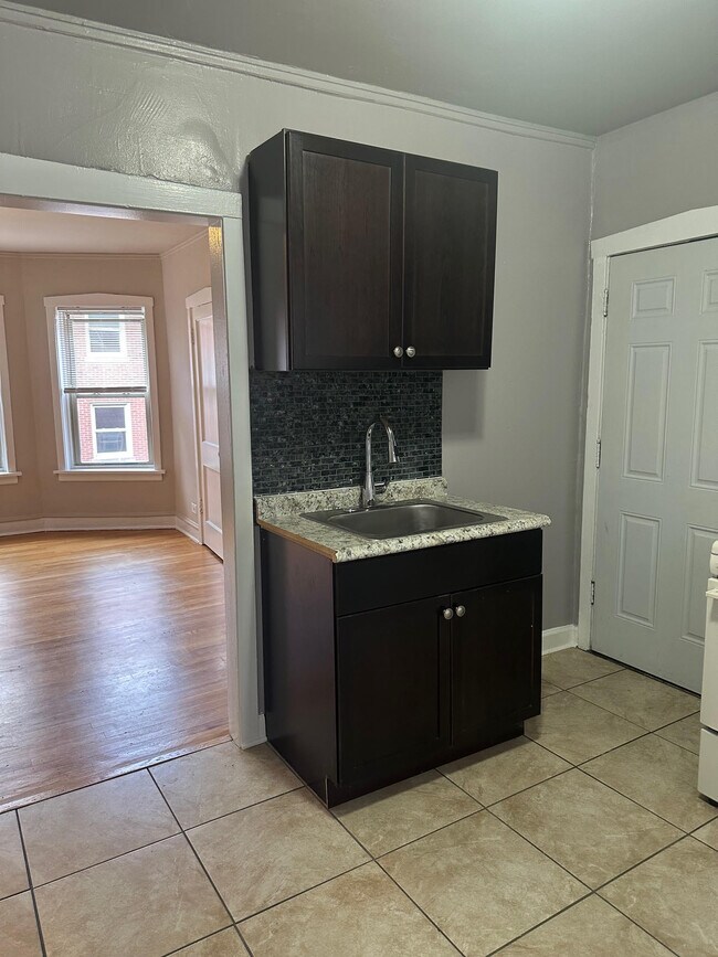 4027 W Melrose St unit ONE BED, Chicago, IL 60641 - photo 4