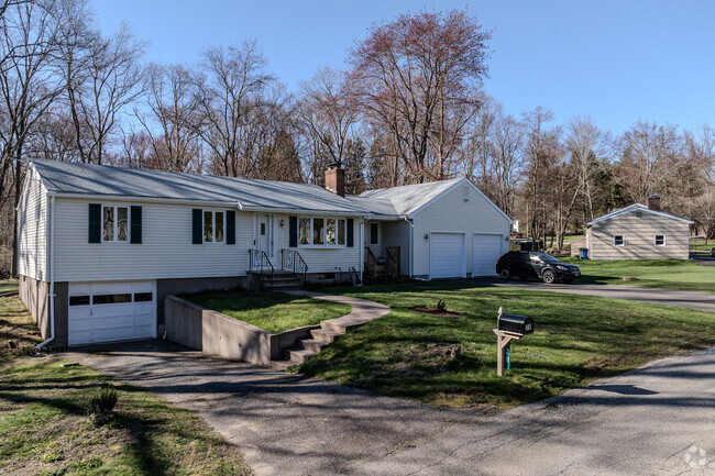 Visit Hebron and find the perfect home in a good neighborhood in CT.