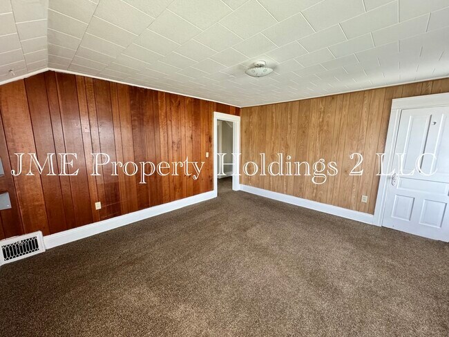 113 W Young St unit 1 Main Floor Unit, Clio, MI 48420 - photo 7