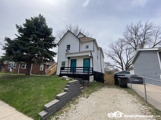 3916 9th St, Des Moines, IA 50313