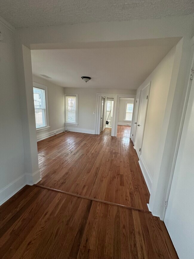 164 Hanover St unit 2nd floor, Bridgeport, CT 06604 - photo 7