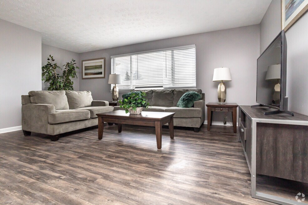 CenterPointe Apartments & Townhomes 5570 Centerpointe Blvd