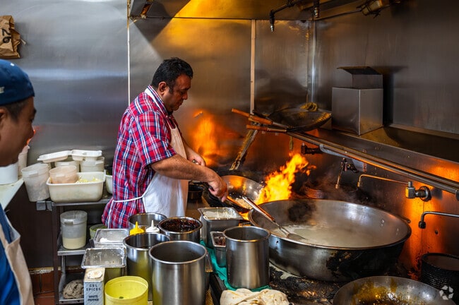 The Hunan Express in West Elkridge is the perfect spot for Asian cuisine.