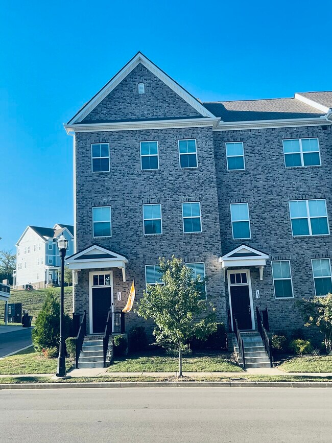 3338 Tasker Dr, Antioch, TN 37013