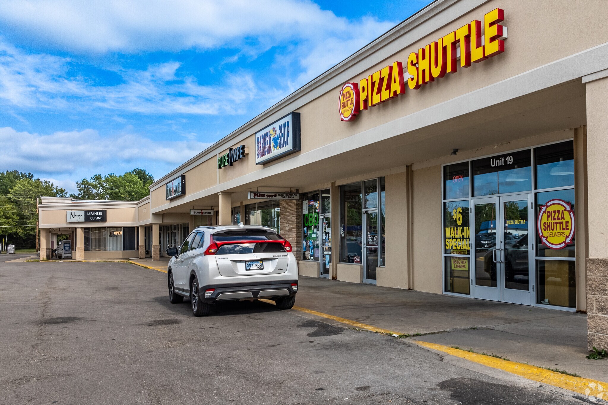 Pizza Shuttle has a new location right in the heart of Indian Hills.