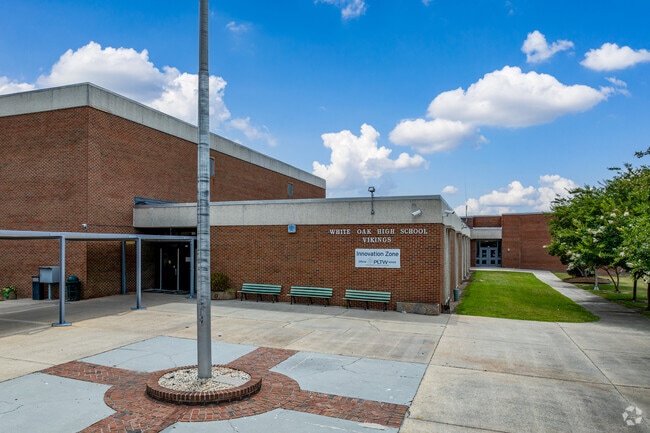 White Oak High School serves over 1200 students in the Jacksonville area.