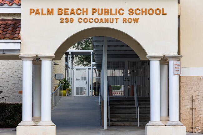 Palm Beach public school is a highly rated, and committed to the kids of Grandview Heights.