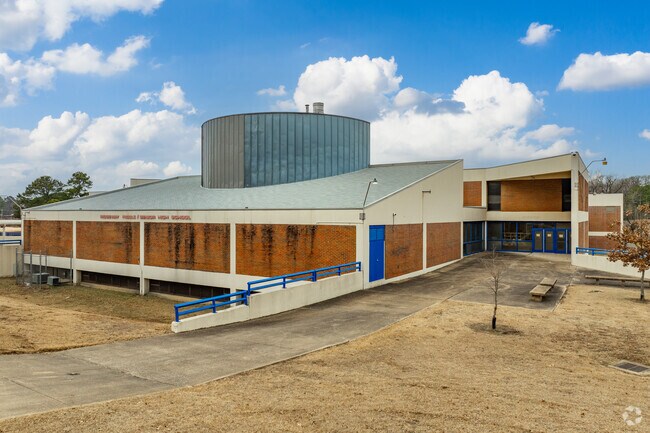 Ridgeway High School serves Keswick Sulgrave students with AP and IB programs.