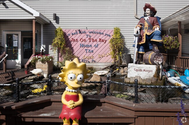 Sloppy Duck Saloon overlooks the bay with two decks, karaoke and weekend music.