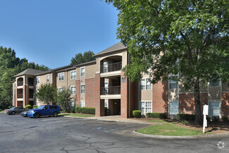 707 Poplar Dr, Greer, SC 29651