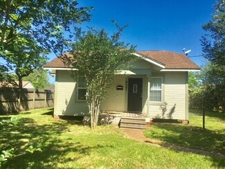 6651 Terrell St, Groves, TX 77619