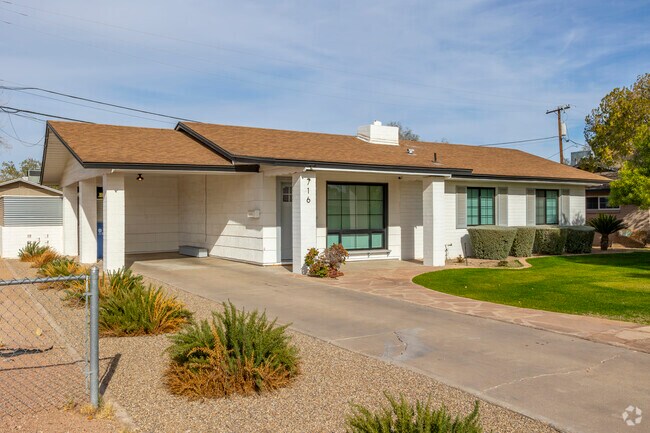 Homes in Mitchell Park West typically have great curb appeal.