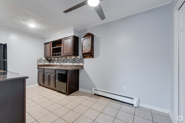 Blossom Manor Apartments, Eaton Rapids, MI 48827 - photo 5