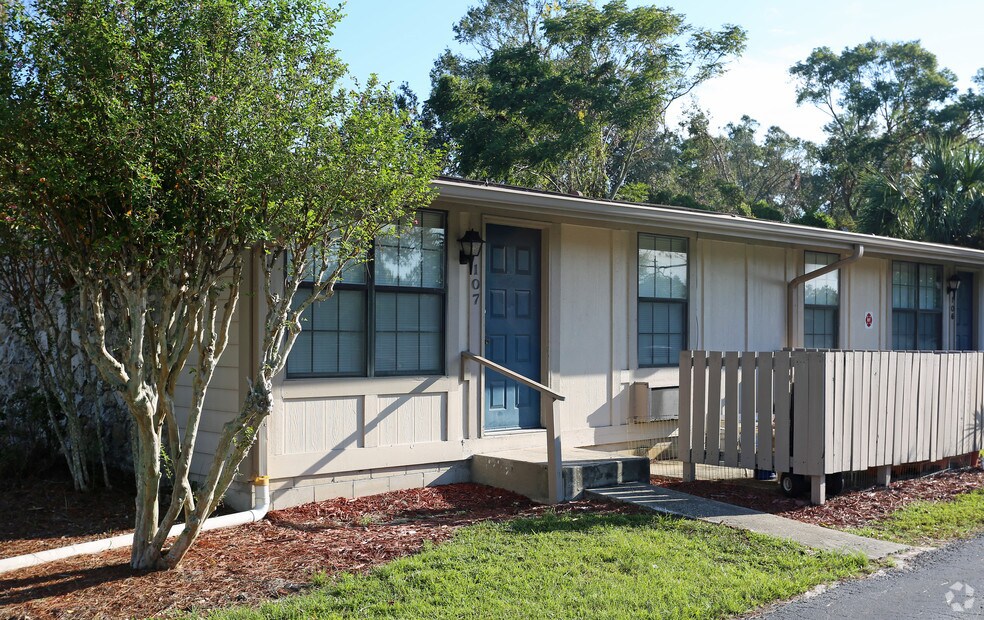 Sanford Court 3291 S Sanford Ave Sanford FL Homes com Sanford Court 3291 S Sanford Ave Sanford FL Homes com