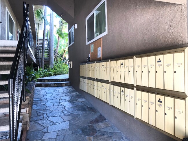 4735 W Broadway unit S, Hawthorne, CA 90250 - photo 2