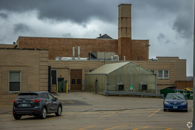 Harvard Junior High School is located off of Garfield road.