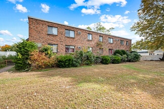 18 Signor St, East Hartford, CT 06108