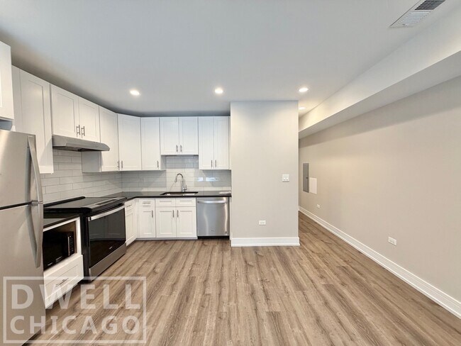 1705 W Lunt Ave unit S, Chicago, IL 60626 - photo 4
