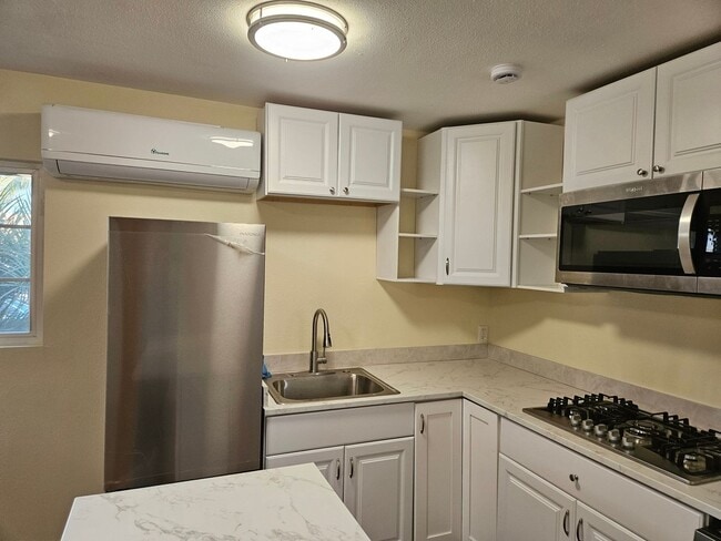 837 Via Juanita, San Marcos, CA 92078 - photo 4