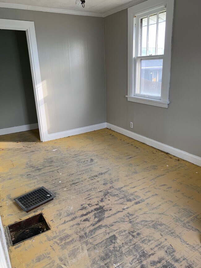 9 Jacob St unit 9 Rear, Uniontown, PA 15401 - photo 5