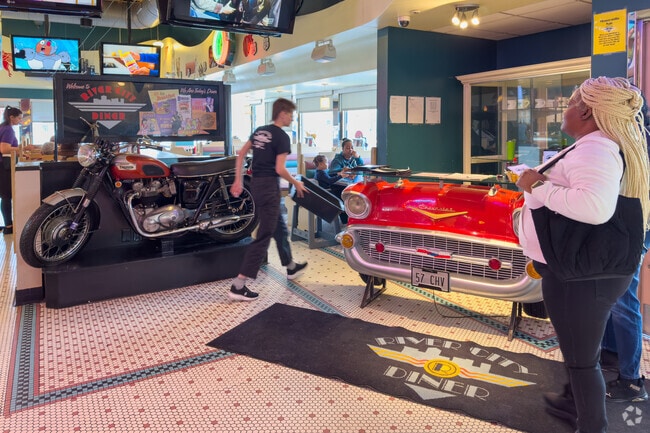 River City Diner, serves up American staples with nostalgic ‘50s-themed flair.
