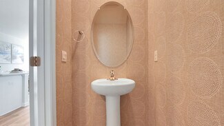 212 Hermosa Dr, Egg Harbor Township, NJ 08234