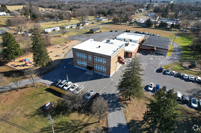Marlowe Elementary School of Falling Waters earns a B- rating from Niche.