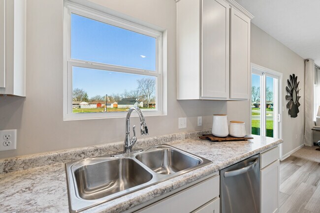 1502 Arrowhead Dr, Piqua, OH 45356 - photo 7