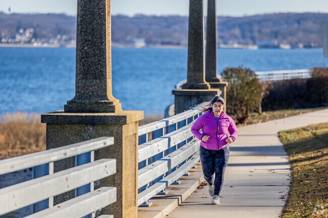 Scenic running trail connects Oyster Bay to Bayville’s shoreline.