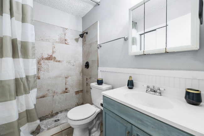 160 Grand Blvd, Mobile, AL 36607 - photo 3