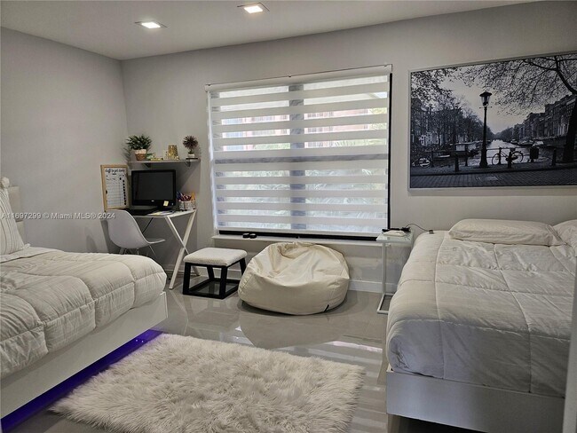 6901 Edgewater Dr unit 311, Coral Gables, FL 33133 - photo 7