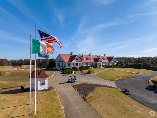 Catch 9 or 18 holes at Royal New Kent Golf Club is a popular recreational spot amongst Providence Forge residents.