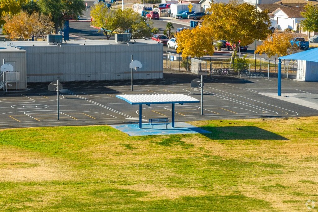 M  J  Christensen Elementary School Photo 1