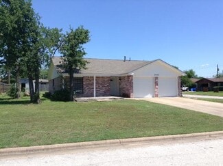 3900 Windwood Cir, Bryan, TX 77802
