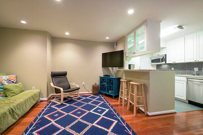 1001 New Hampshire Ave NW unit ID427P, Washington, DC 20037 - photo 3