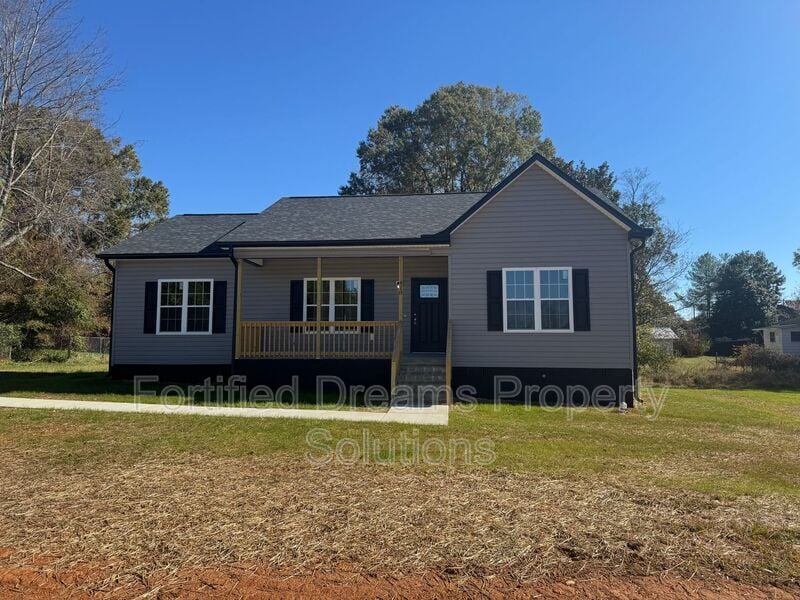 418 N Smith St, Liberty, NC 27298 - photo 1