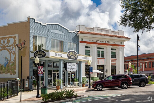 Sebring's downtown Circle has a lot of businesses and attractions for Sun N Lake residents.