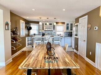 331 Front St, New Haven, CT 06513