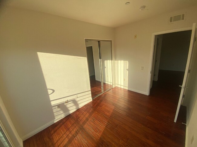 332 S Virgil Ave unit 302, Los Angeles, CA 90020 - photo 7