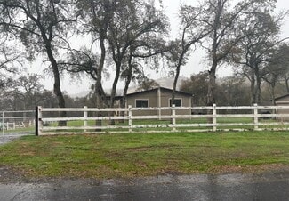 13600 Pino Ct, La Grange, CA 95329